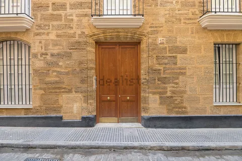 Flat 101 m² in Cádiz