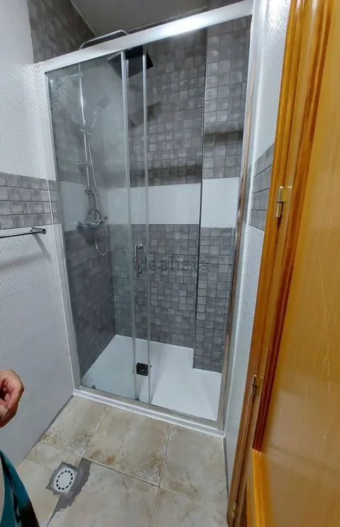 Habitació de lloguer, Vera