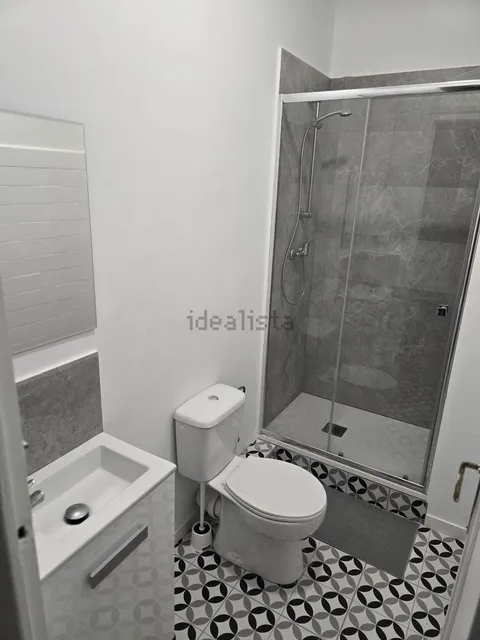 Habitació de lloguer, Barcelona (3/3)