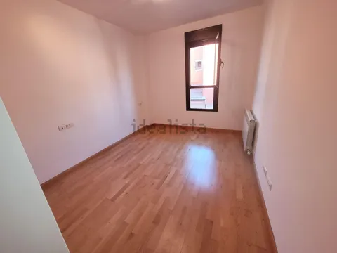 Wohnung 75 m² in La Puebla de Alfindén