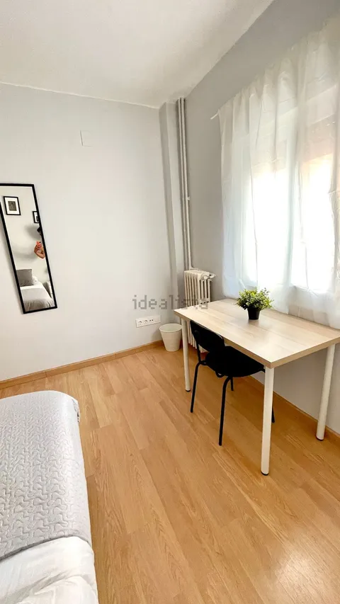 Chambre à louer, Madrid (3/6)