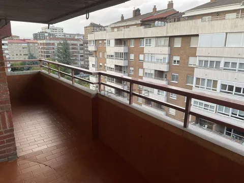 Pis de 95 m² a Pamplona