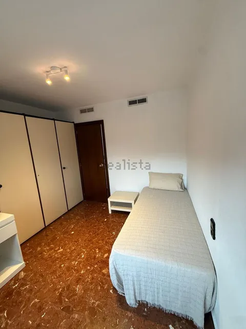 Chambre à louer, Valence