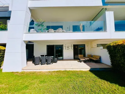 House 166 m² in Estepona