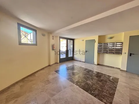 Flat 94 m² in Cadrete