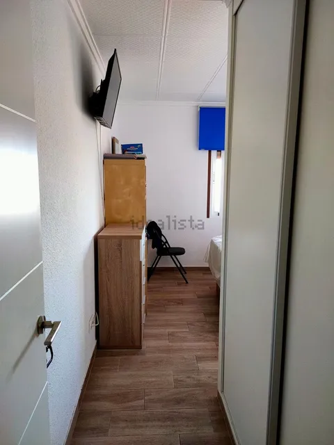 Habitació de lloguer, Torrevella