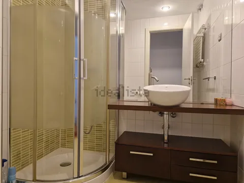 Wohnung 77 m² in Madrid