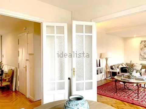 Wohnung 211 m² in Madrid