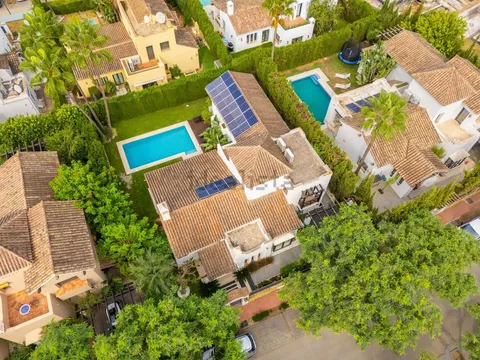 Casa 411 m² a Estepona