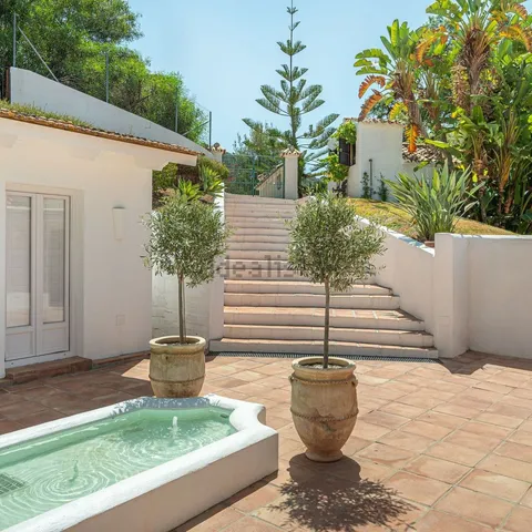 Haus 350 m² in Marbella
