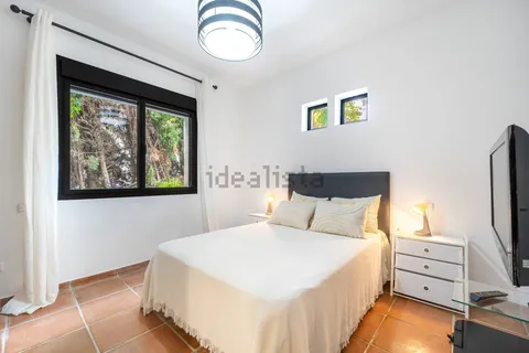 Casa 411 m² a Estepona