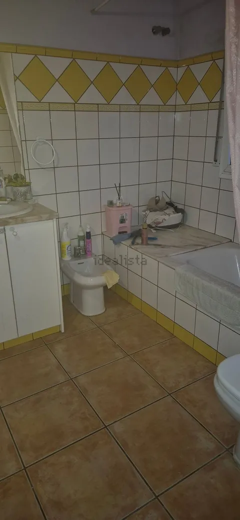 Habitació de lloguer, Cornellà del Terri