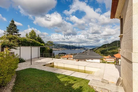 Casa 425 m² a Vigo