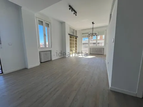 Wohnung 77 m² in Madrid