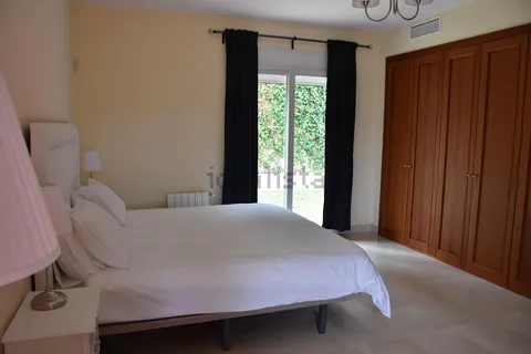Maison 450 m² à San Roque