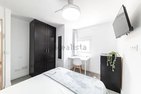 Room for rent, Madrid (3/8)
