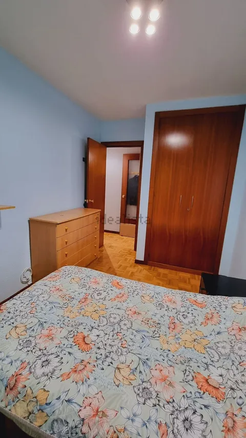 Habitació de lloguer, Madrid (4/12)