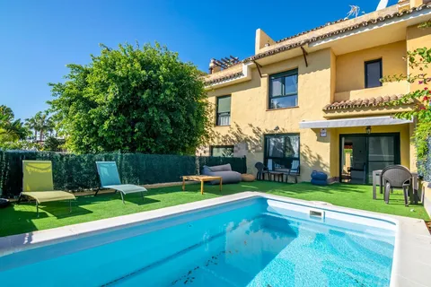 Casa de 250 m² en Estepona