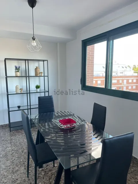 Flat 102 m² in Alberic
