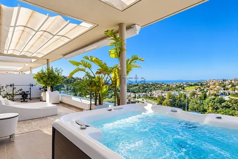 Flat 310 m² in Benahavís