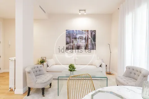 Flat 60 m² in Madrid (2/25)