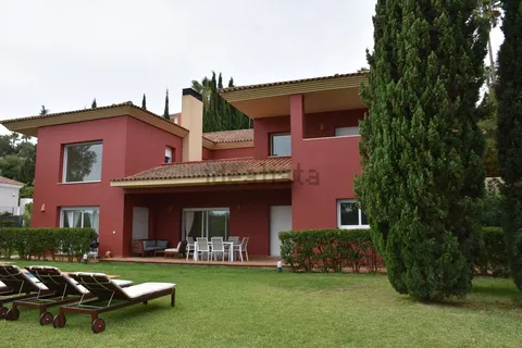 Maison 450 m² à San Roque