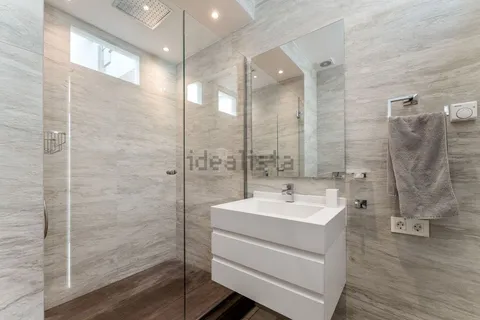 Haus 350 m² in Marbella