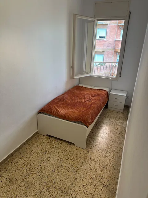 Habitació de lloguer, Barcelona (3/4)
