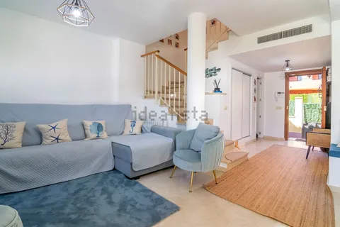 Casa de 250 m² en Estepona