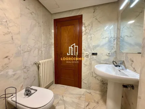 Appartement 96 m² à Logrogne