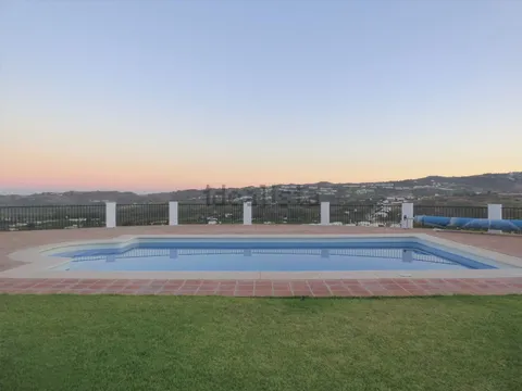 Haus 350 m² in Mijas