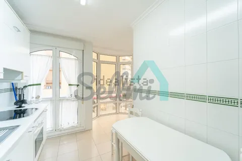 Pis de 75 m² a Oviedo