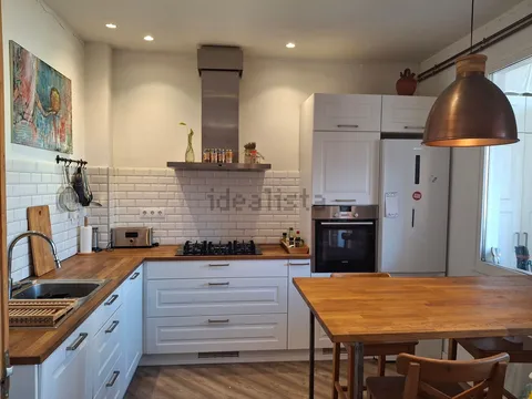 Pis de 81 m² a Sant Feliu de Llobregat