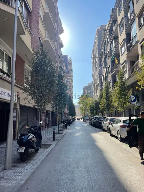 Flat 60 m² in Barcelona (2/41)