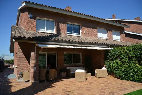 Haus 400 m² in Sant Cugat del Vallès