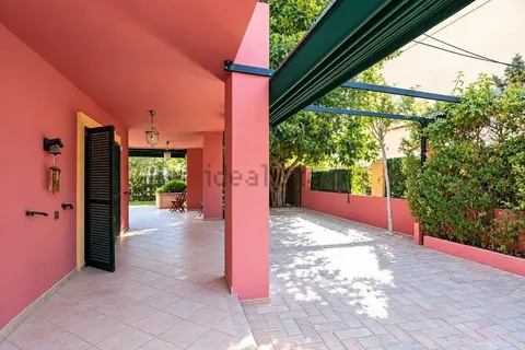 Casa de 268 m² en Rocafort