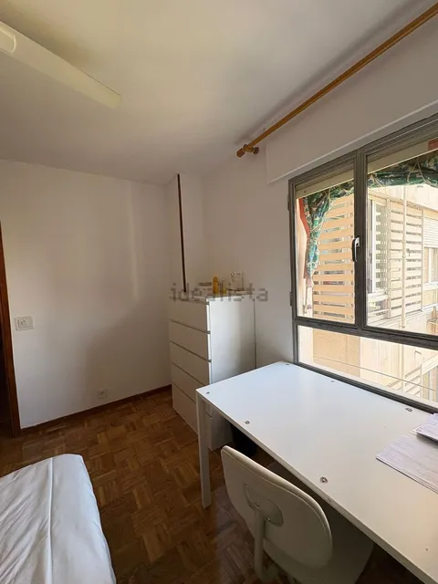 Room for rent, Madrid (2/9)