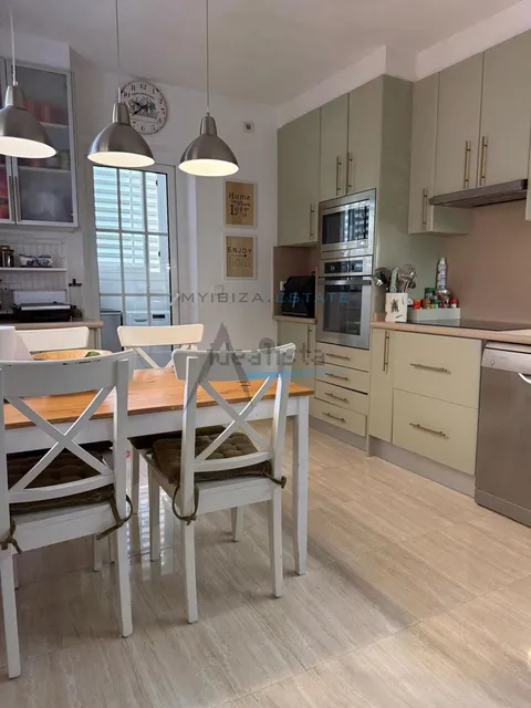 Квартира 360 м² у Eivissa