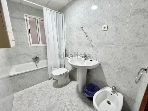 Flat 90 m² in Granada