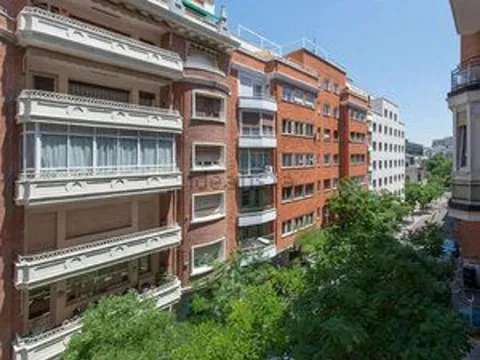 Wohnung 135 m² in Madrid