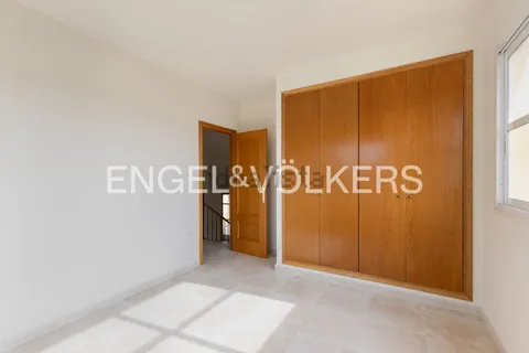 Casa de 250 m² a Riba-roja de Túria