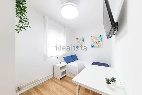 Room for rent, Madrid (2/12)