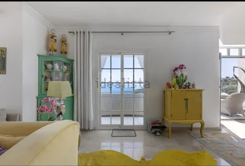 House 180 m² in Ojén