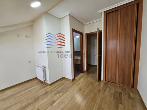 Pis de 147 m² a Ourense