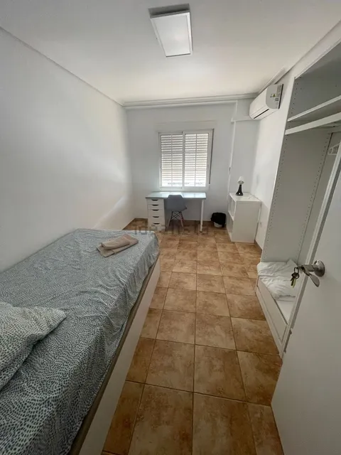 Chambre à louer, Valence