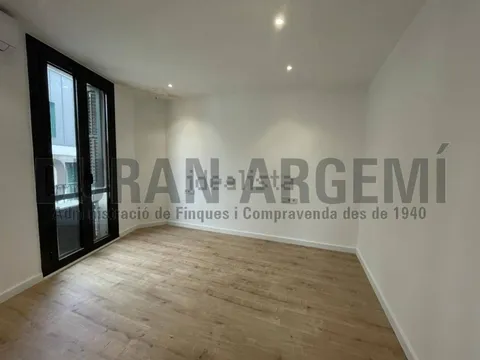 Pis de 56 m² a Terrassa