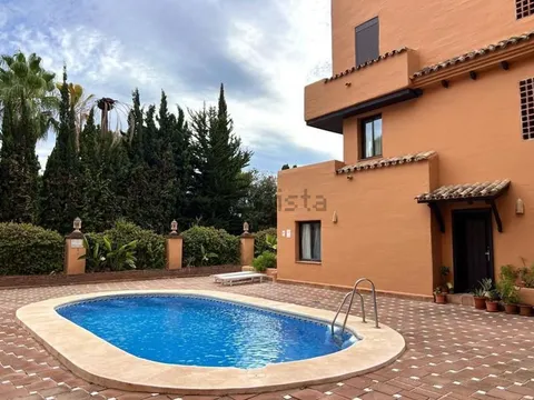 Pis de 235 m² a Estepona