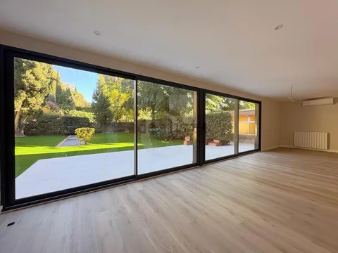 Flat 247 m² in Rocafort