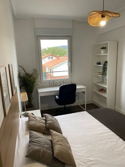 Room for rent, Sondika