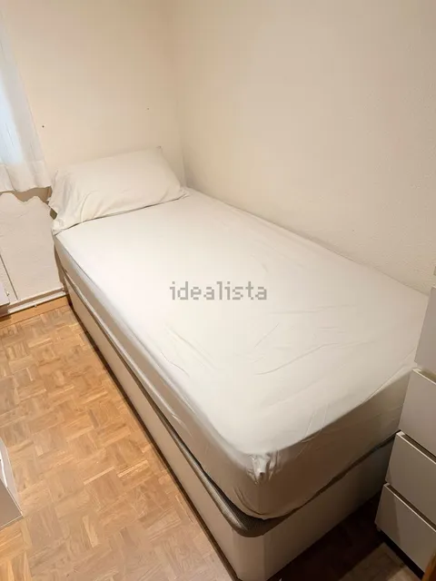 Chambre à louer, Madrid (3/5)